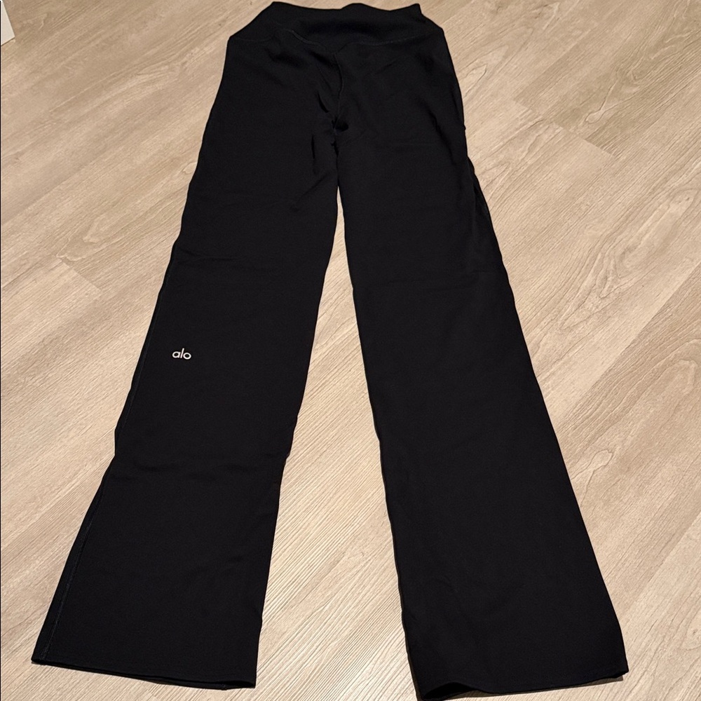 Black ALO Flare Legging. Size Medium